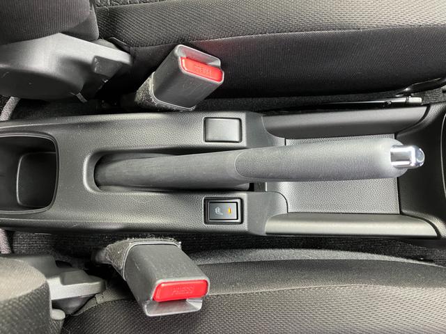 �p�[�L���O�u���[�L���^�]�ȂƏ���Ȃ̊Ԃɂ���^�C�v�ł��B