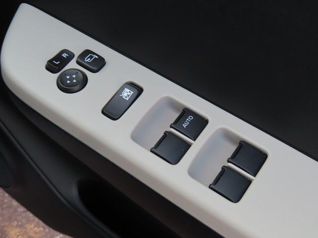 �^�]�ȃA�[�����X�g�ɁA�y�����R���h�A�~���[�z�y�p���[�E�B���h�E�z�X�C�b�`����B�茳�ő��색�N���N�B