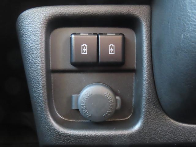 �y�t�r�a�\�P�b�g�z�y�A�N�Z�T���[�\�P�b�g�z�̗������C���p�l�Z���^�[�ɔz�u�B