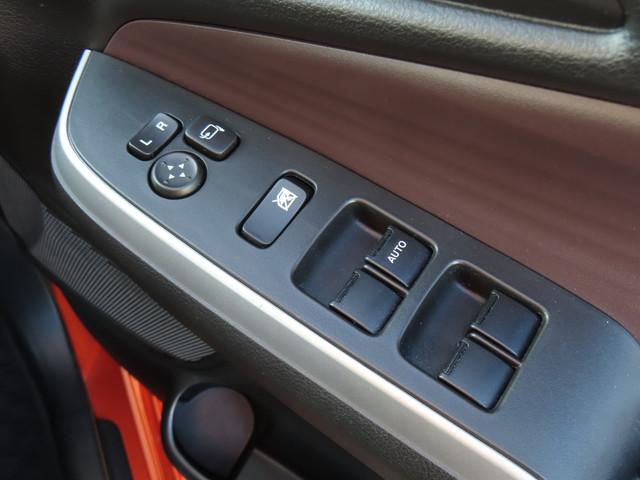 �^�]�ȃA�[�����X�g�ɁA�y�����R���h�A�~���[�z�y�p���[�E�B���h�E�z�X�C�b�`����B�茳�ő��색�N���N�B