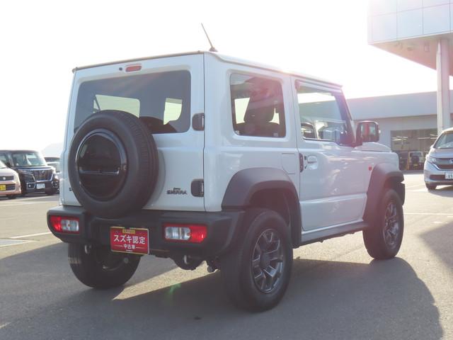 �E�΂ߌ�납��̓����I�ȃt�H�����B�{�b�N�X�^�Ŏԑ̑S�̂�c�����₷���^�]���₷�����ł��ˁ�