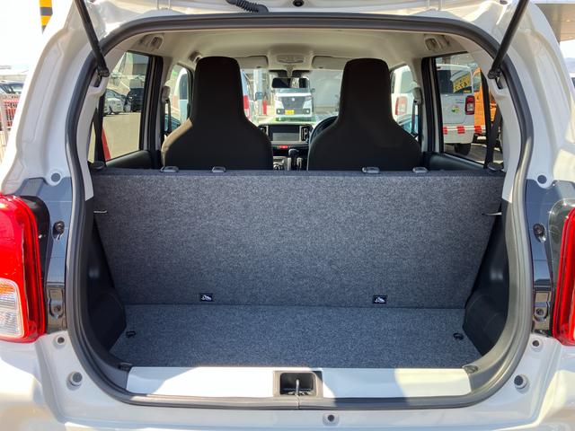 �����V�[�g���S�ԏ��ōς݁B�V�[�g�̌��ɂ�����Ƃ������[�X�y�[�X������܂��B�����̂�����������������T�|�[�g�I