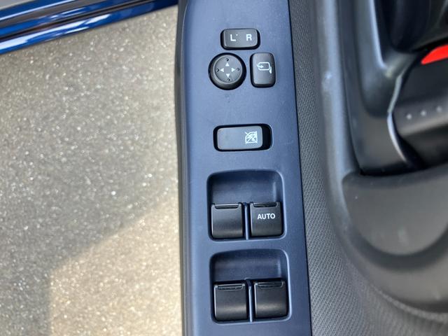 �^�]�ȃA�[�����X�g�ɁA�y�����R���h�A�~���[�z�y�p���[�E�B���h�E�z�X�C�b�`����B�茳�ő��색�N���N�B