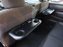 リヤシートも全車消毒済み。前に便利な【パーソナルテーブル】も装備。