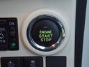 ボタン１つでエンジンを始動【キーレスプッシュスタート】！イモビライザーも標準装備です。