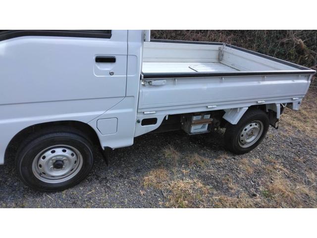 4WD MT キーレスエントリー エアコン パワーウィンドウ 運転席エアバッグ CD(2枚目)