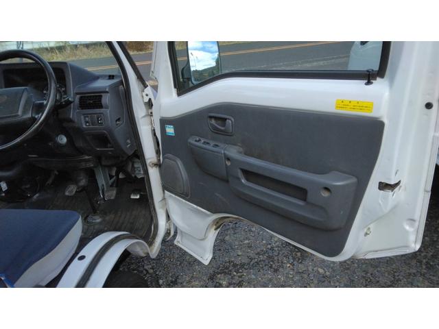 4WD MT キーレスエントリー エアコン パワーウィンドウ 運転席エアバッグ CD(9枚目)