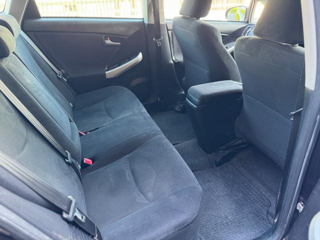 プリウス Ｓ　３０系　後期モデル　ディープアメジストマイカメタリック　ユーザー買取車　プッシュスタート　ＥＴＣ　傷あり（31枚目）