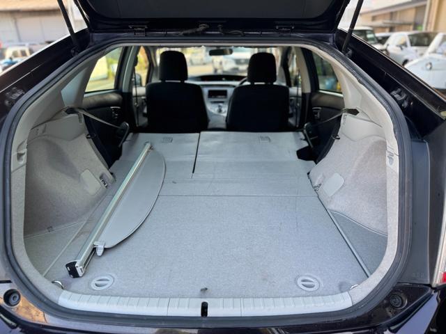 プリウス Ｓ　３０系　後期モデル　ディープアメジストマイカメタリック　ユーザー買取車　プッシュスタート　ＥＴＣ　傷あり（37枚目）