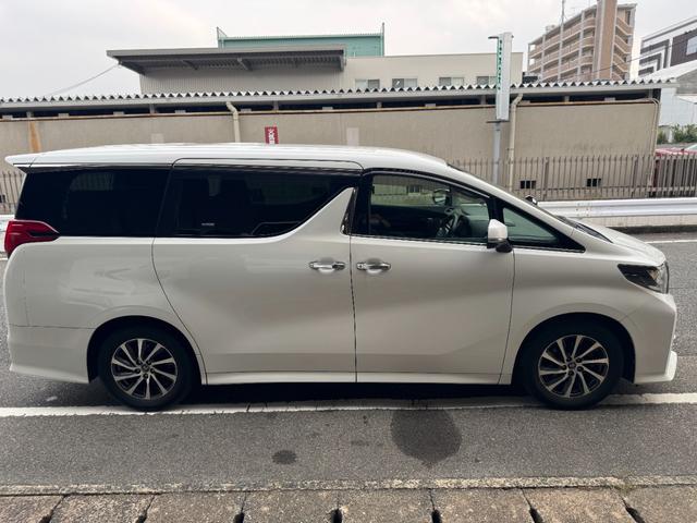 アルファード ２．５Ｓ　８人乗り　両側電動スライドドア　純正ナビ　ＴＶ　バックカメラ　後席モニター　クルーズコントロール　クリアランスソナー（9枚目）