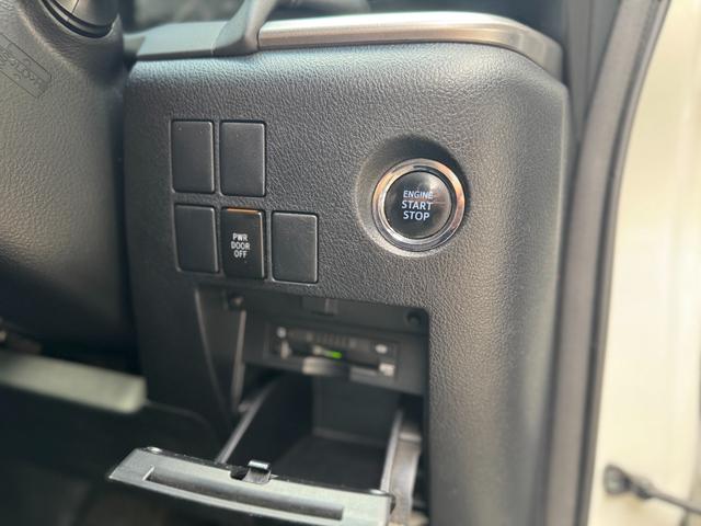 アルファード ２．５Ｓ　８人乗り　両側電動スライドドア　純正ナビ　ＴＶ　バックカメラ　後席モニター　クルーズコントロール　クリアランスソナー（21枚目）