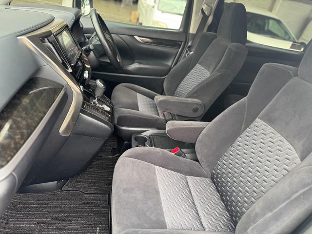 アルファード ２．５Ｓ　８人乗り　両側電動スライドドア　純正ナビ　ＴＶ　バックカメラ　後席モニター　クルーズコントロール　クリアランスソナー（26枚目）