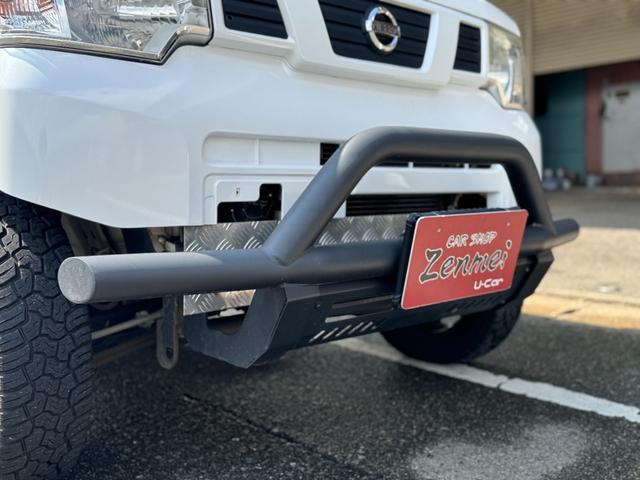 クリッパーバン DX ユーザー買取車 4WD AT グリルガード リフトアップ 車検令和9年11月 社外ナビ TV Bluetooth ホワイトパールオールペン(19枚目)