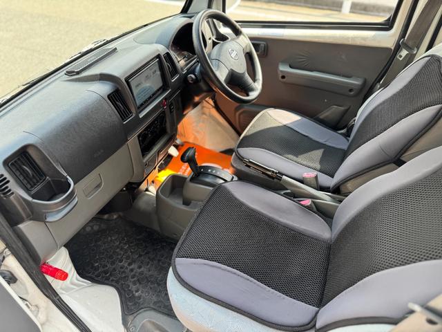 クリッパーバン DX ユーザー買取車 4WD AT グリルガード リフトアップ 車検令和9年11月 社外ナビ TV Bluetooth ホワイトパールオールペン(25枚目)