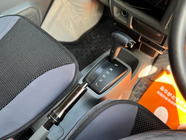 クリッパーバン DX ユーザー買取車 4WD AT グリルガード リフトアップ 車検令和9年11月 社外ナビ TV Bluetooth ホワイトパールオールペン(33枚目)