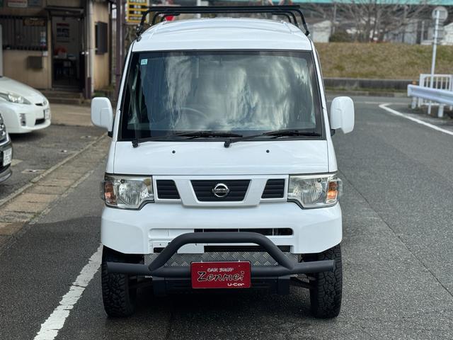 クリッパーバン DX ユーザー買取車 4WD AT グリルガード リフトアップ 車検令和9年11月 社外ナビ TV Bluetooth ホワイトパールオールペン(52枚目)