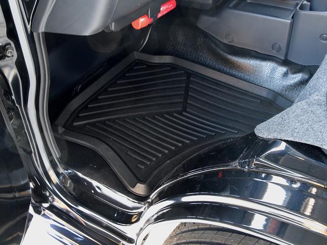 キャリイトラック ＫＣエアコン・パワステ　４ＷＤ　ＭＴ　バタフライシステムエアロ　ワーク１５インチアルミ　ハンコック１５インチタイヤ　ＬＥＤヘッドライト　キーレス　ＩＮＴＥＣ　ＬＥＤテール　クラッチオシートカバー（67枚目）