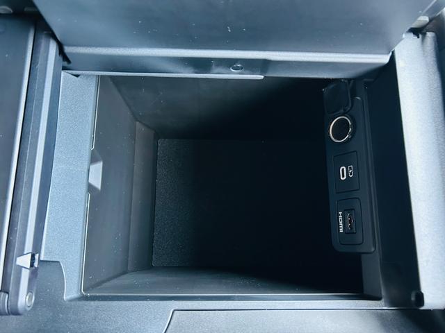 アルファード Ｚ　パノラマルーフ　全周囲カメラ　１４型ナビ　デジタルインナーミラー　ワンオーナー　ＥＴＣ　両側電動スライドドア　パワーバックドア　後席モニター　シートヒーター　ブラインドスッポットモニター（39枚目）