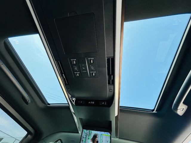 アルファード Ｚ　パノラマルーフ　全周囲カメラ　１４型ナビ　デジタルインナーミラー　ワンオーナー　ＥＴＣ　両側電動スライドドア　パワーバックドア　後席モニター　シートヒーター　ブラインドスッポットモニター（49枚目）