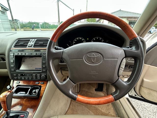 セルシオ Ｂ仕様　ｅＲバージョン　車高調・サンルーフ・革シート・マルチ・シートヒーター・パワーシート・オートライト・ウッドコンビハンドル（26枚目）