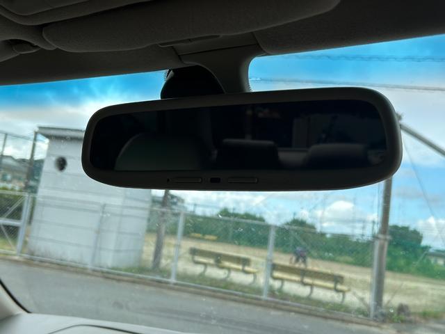 セルシオ Ｂ仕様　ｅＲバージョン　車高調・サンルーフ・革シート・マルチ・シートヒーター・パワーシート・オートライト・ウッドコンビハンドル（37枚目）