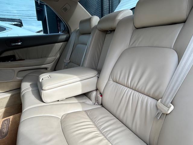 セルシオ Ｂ仕様　ｅＲバージョン　車高調・サンルーフ・革シート・マルチ・シートヒーター・パワーシート・オートライト・ウッドコンビハンドル（41枚目）