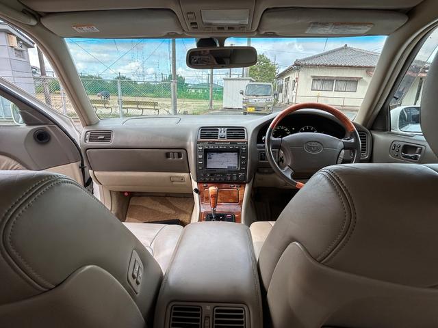 セルシオ Ｂ仕様　ｅＲバージョン　車高調・サンルーフ・革シート・マルチ・シートヒーター・パワーシート・オートライト・ウッドコンビハンドル（47枚目）