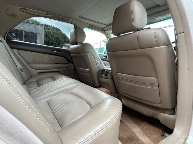 セルシオ Ｂ仕様　ｅＲバージョン　車高調・サンルーフ・革シート・マルチ・シートヒーター・パワーシート・オートライト・ウッドコンビハンドル（51枚目）