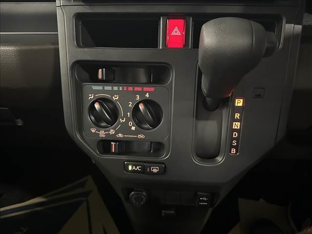 ルーミー Ｘ　登録済未使用車　ＵＳＢ　ブルートゥース　バックカメラ　ソナー　スマートキー　プッシュスタート　アイドリングストップ　オートマチックハイビーム（18枚目）