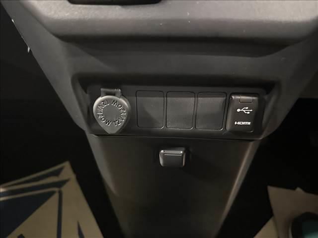 ルーミー Ｘ　登録済未使用車　ＵＳＢ　ブルートゥース　バックカメラ　ソナー　スマートキー　プッシュスタート　アイドリングストップ　オートマチックハイビーム（19枚目）