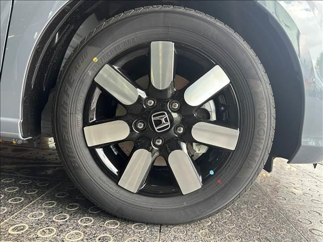 フリード e:HEVエアー EX 登録済未使用車 バックカメラ ブレーキサポート レーンサポート ソナー クルーズコントロール シートヒーター 両側電動スライドドア スマートキー アイドリングストップ オートエアコン 電動格納ミラー(10枚目)