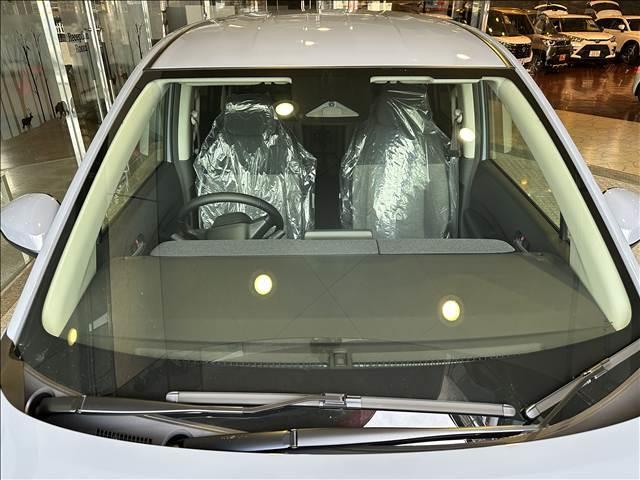 フリード ｅ：ＨＥＶエアー　ＥＸ　登録済未使用車　バックカメラ　ブレーキサポート　レーンサポート　ソナー　クルーズコントロール　シートヒーター　両側電動スライドドア　スマートキー　アイドリングストップ　オートエアコン　電動格納ミラー（19枚目）