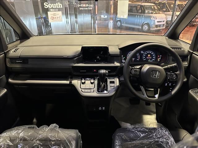 ステップワゴン スパーダ　登録済未使用車　ブレーキサポート　レーンサポート　ソナー　クルーズコントロール　両側電動スライドドア　スマートキー　プッシュスタート　ＬＥＤヘッドライト　オートマチックハイビーム　オートエアコン（9枚目）