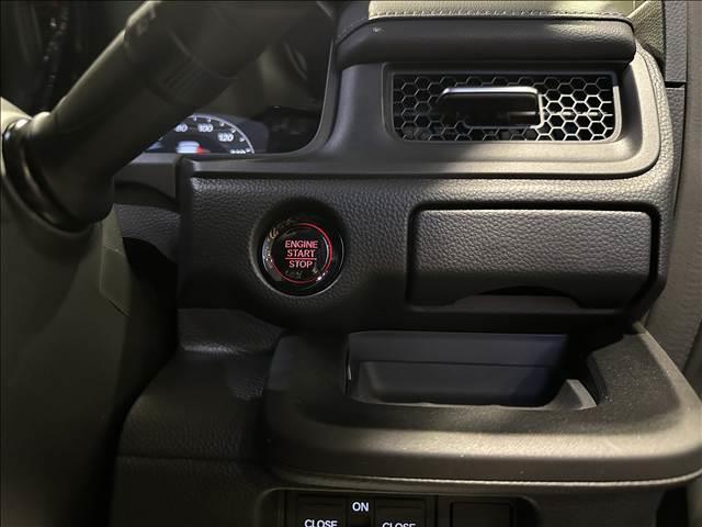 ステップワゴン スパーダ　登録済未使用車　ブレーキサポート　レーンサポート　ソナー　クルーズコントロール　両側電動スライドドア　スマートキー　プッシュスタート　ＬＥＤヘッドライト　オートマチックハイビーム　オートエアコン（13枚目）