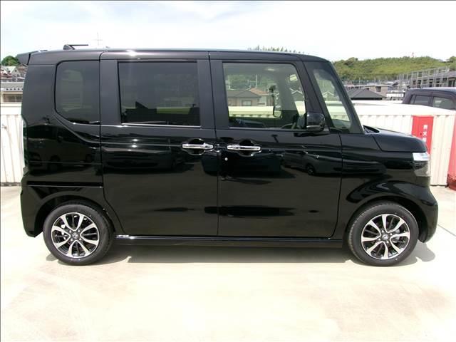 N-BOXカスタム ベースグレード 届出済未使用車 バックカメラ ブレーキサポート レーンサポート ソナー クルーズコントロール 左側電動スライドドア Wシートヒーター スマートキー プッシュスタートSTOM(4枚目)