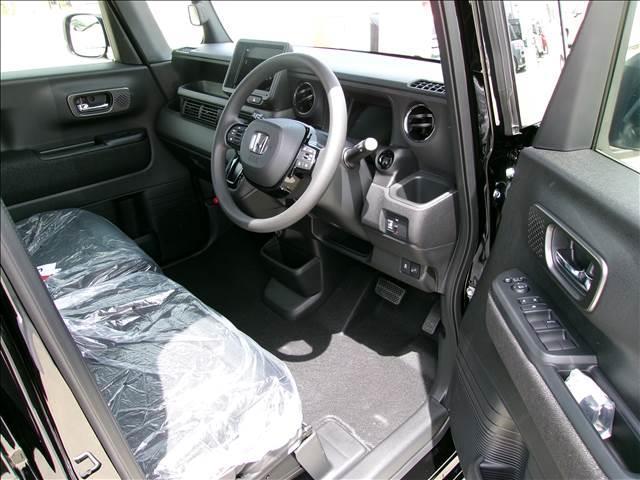 N-BOXカスタム ベースグレード 届出済未使用車 バックカメラ ブレーキサポート レーンサポート ソナー クルーズコントロール 左側電動スライドドア Wシートヒーター スマートキー プッシュスタートSTOM(5枚目)