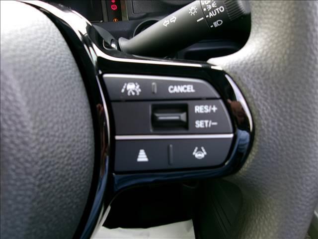 N-BOXカスタム ベースグレード 届出済未使用車 バックカメラ ブレーキサポート レーンサポート ソナー クルーズコントロール 左側電動スライドドア Wシートヒーター スマートキー プッシュスタートSTOM(8枚目)