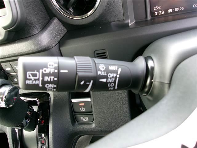 N-BOXカスタム ベースグレード 届出済未使用車 バックカメラ ブレーキサポート レーンサポート ソナー クルーズコントロール 左側電動スライドドア Wシートヒーター スマートキー プッシュスタートSTOM(9枚目)