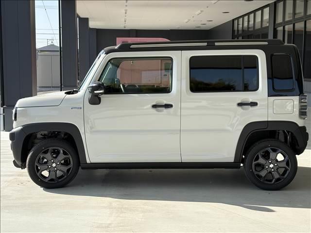 ハスラー タフワイルド　届出済未使用車　２トーンカラー仕様車　ブレーキサポート　レーンサポート　クルーズコントロール　ソナー　シートヒーター　スマートキー　プッシュスタート　アイドリングストップ　ＬＥＤヘッドライト（6枚目）