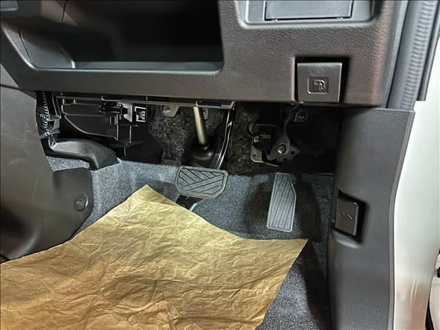 ワゴンＲスマイル ハイブリッドＳ　２トーンルーフパッケージ装着車　届出済未使用車　ブレーキサポート　ソナー　左側電動スライドドア　オートライト　シートヒーター　スマートキー　プッシュスタート　アイドリングストップ　オートライト　オートエアコン　２トーンルーフ仕様車（16枚目）