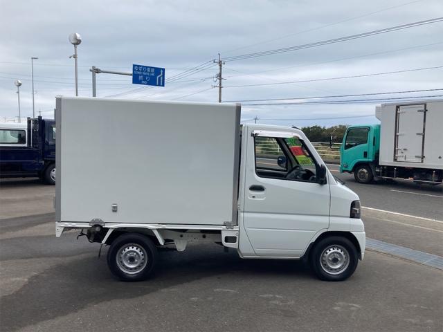 ミニキャブトラック 　保冷車　走行２２９６８ｋｍ　５速ミッション　エアコン　パワーステアリング　運転席エアバック　最大積載量３５０ｋｇ　ヘッドライトレベライザー（4枚目）