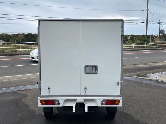 ミニキャブトラック 　保冷車　走行２２９６８ｋｍ　５速ミッション　エアコン　パワーステアリング　運転席エアバック　最大積載量３５０ｋｇ　ヘッドライトレベライザー（6枚目）