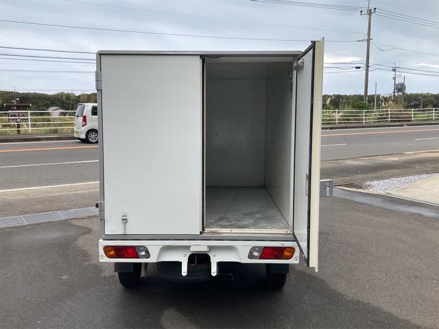 ミニキャブトラック 　保冷車　走行２２９６８ｋｍ　５速ミッション　エアコン　パワーステアリング　運転席エアバック　最大積載量３５０ｋｇ　ヘッドライトレベライザー（7枚目）