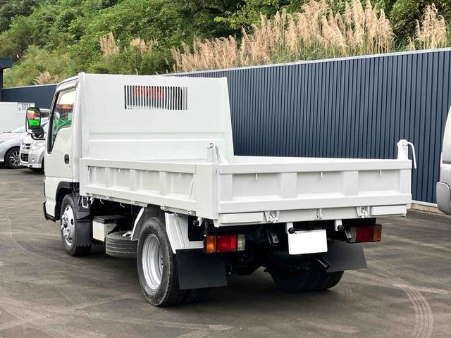 エルフトラック 　２．０ｔダンプ　ディーゼル車　トラック　５速マニュアル車　後輪ダブル　エアコン　パワーウィンドウ　パワステ　運転席エアバッグ（7枚目）