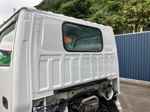 エルフトラック 　２．０ｔダンプ　ディーゼル車　トラック　５速マニュアル車　後輪ダブル　エアコン　パワーウィンドウ　パワステ　運転席エアバッグ（24枚目）