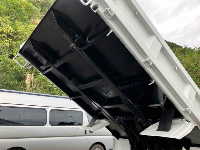 エルフトラック 　２．０ｔダンプ　ディーゼル車　トラック　５速マニュアル車　後輪ダブル　エアコン　パワーウィンドウ　パワステ　運転席エアバッグ（25枚目）