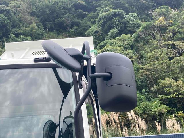 ヒノレンジャー 　４．０ｔダンプ　電動コボレーン付　６ＭＴ　後輪ダブル　キーレスエントリー　電動格納ミラー　アルミホイール　エアコン　パワーウィンドウ　運転席エアバッグ（6枚目）