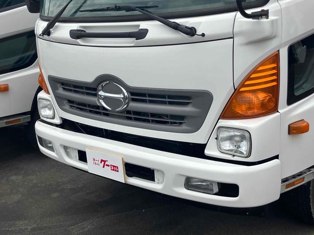 ヒノレンジャー 　４．０ｔダンプ　電動コボレーン付　６ＭＴ　後輪ダブル　キーレスエントリー　電動格納ミラー　アルミホイール　エアコン　パワーウィンドウ　運転席エアバッグ（8枚目）