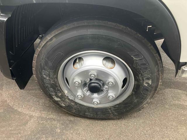 ヒノレンジャー 　４．０ｔダンプ　電動コボレーン付　６ＭＴ　後輪ダブル　キーレスエントリー　電動格納ミラー　アルミホイール　エアコン　パワーウィンドウ　運転席エアバッグ（12枚目）