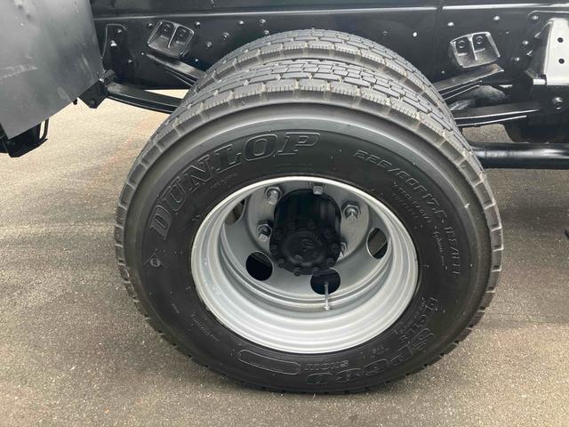 ヒノレンジャー 　４．０ｔダンプ　電動コボレーン付　６ＭＴ　後輪ダブル　キーレスエントリー　電動格納ミラー　アルミホイール　エアコン　パワーウィンドウ　運転席エアバッグ（17枚目）